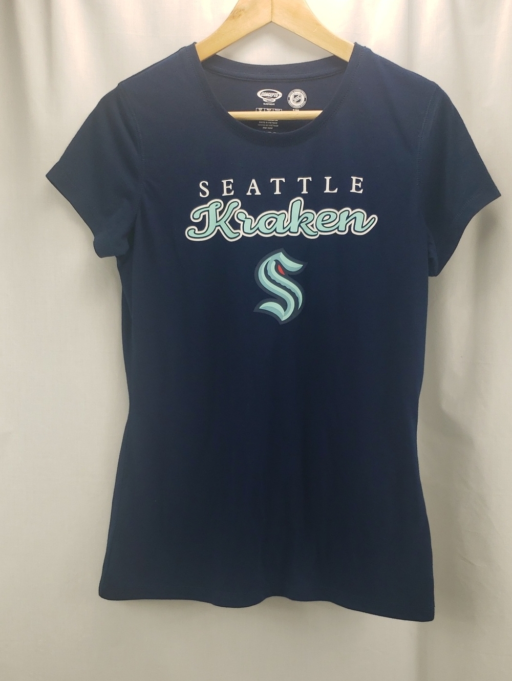Seattle Kraken T-shirt Size Medium